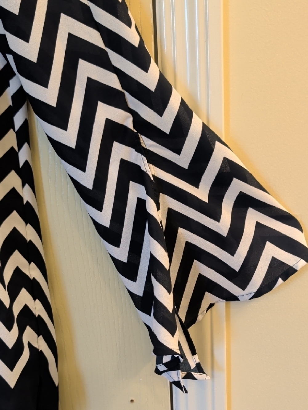 Tacera Navy White Chevron Off Shoulder Blouse Size M Boho Flowy Hi Low Top - Picture 4 of 9